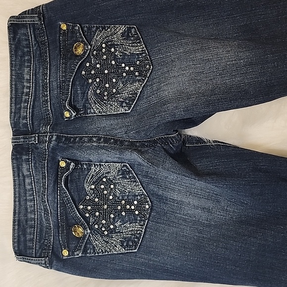 Too small - Picture 3 of 3